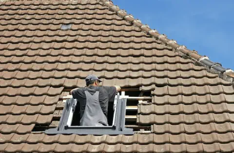 Pose de velux - Vernoil-le-Fourrier